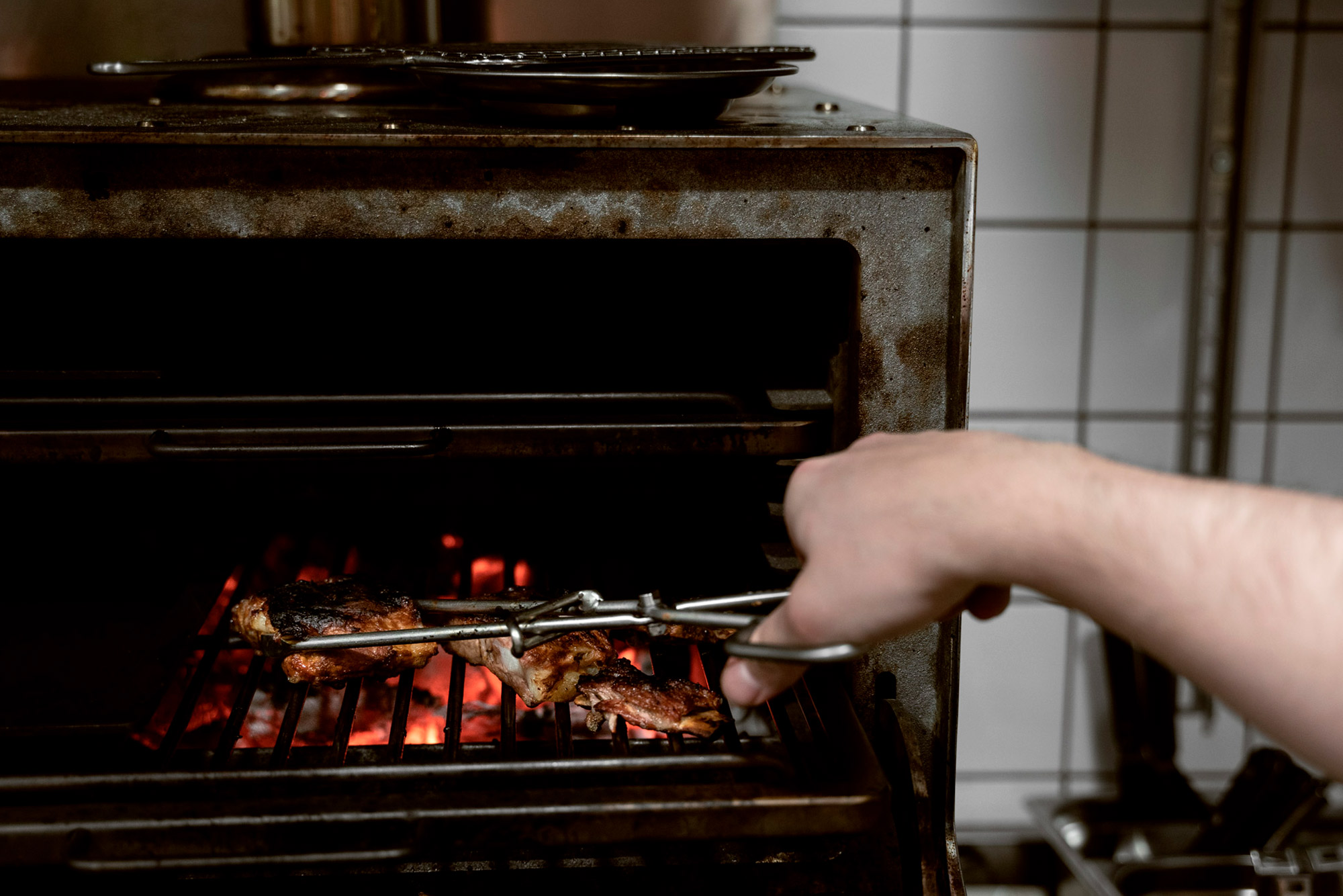 Josper en la cocina de La Pizarra