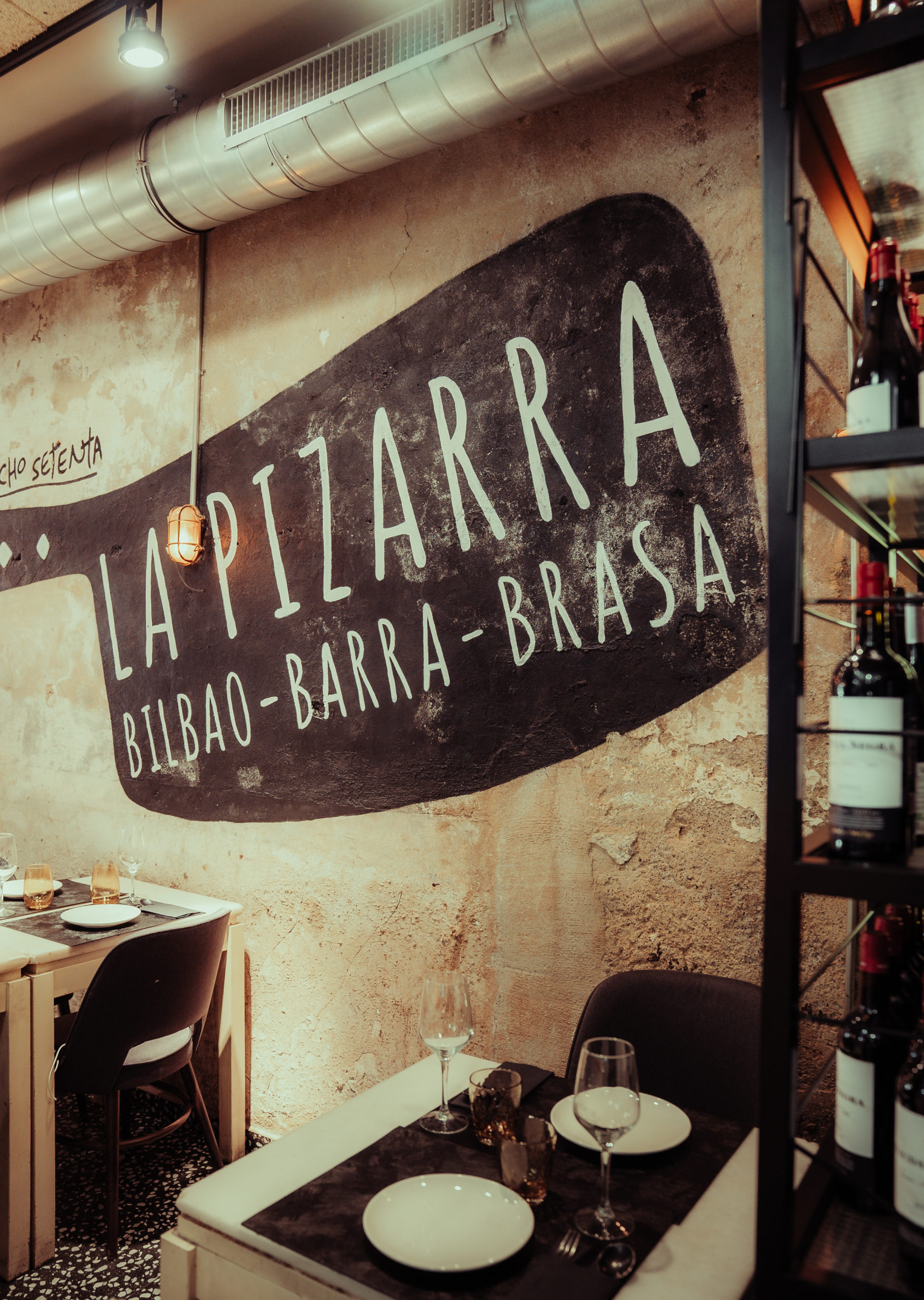 Interior restaurante La Pizarra Bilbao